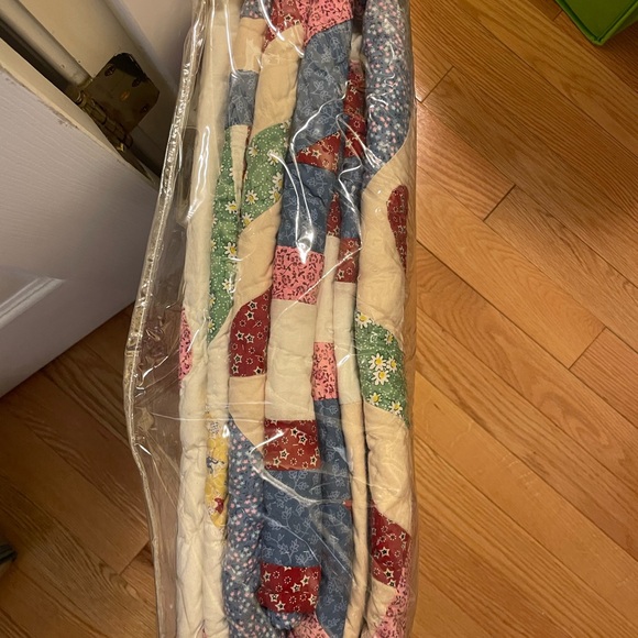 FolkArt Full/Queen Quilt (90x90) - Picture 3 of 4